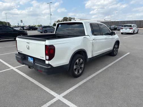 White 2017 Honda Ridgeline RTL