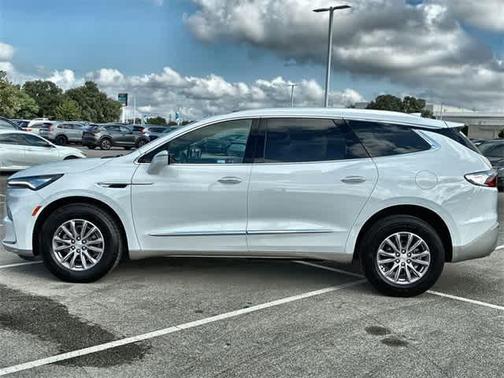 2022 Buick Enclave Essence