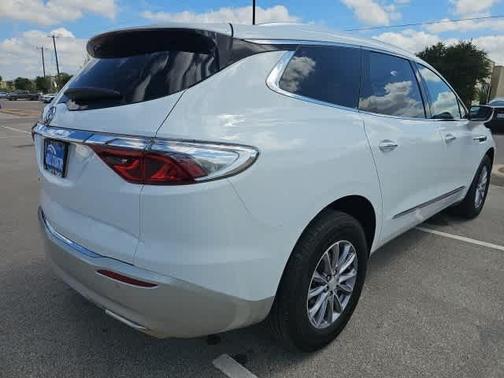2022 Buick Enclave Essence