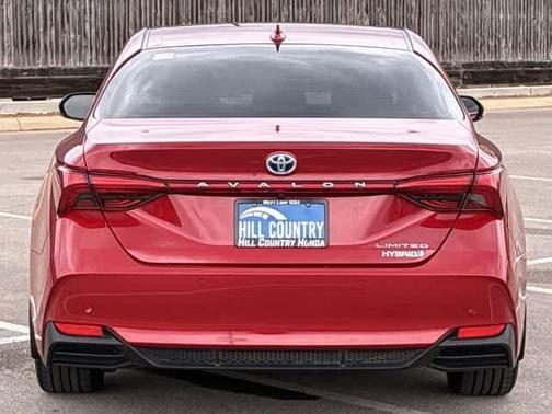 2022 Toyota Avalon Hybrid Limited