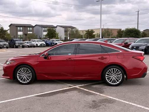 2022 Toyota Avalon Hybrid Limited