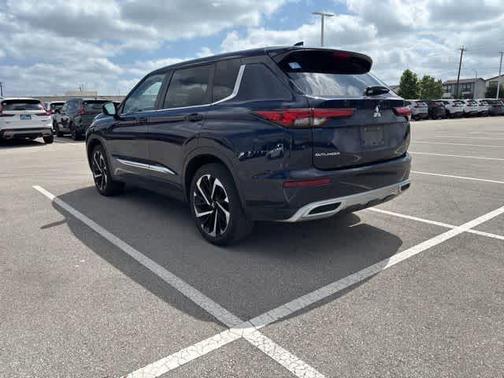 Cosmic Blue Metallic 2022 Mitsubishi Outlander SE