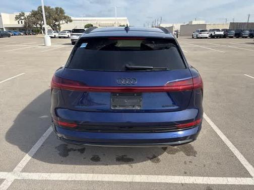 2022 Audi e-tron Premium