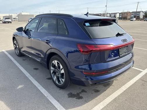 2022 Audi e-tron Premium