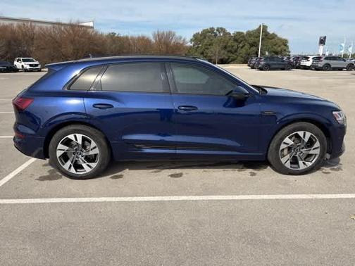 2022 Audi e-tron Premium