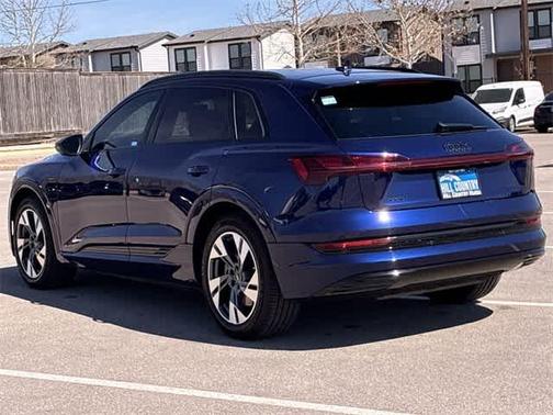 2022 Audi e-tron Premium
