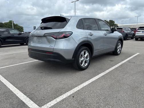 Lunar Silver Metallic 2024 Honda HR-V LX