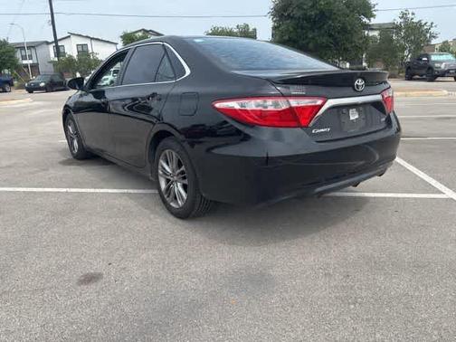 Midnight Black Metallic 2017 Toyota Camry SE