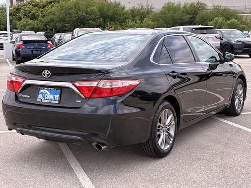 Midnight Black Metallic 2017 Toyota Camry SE