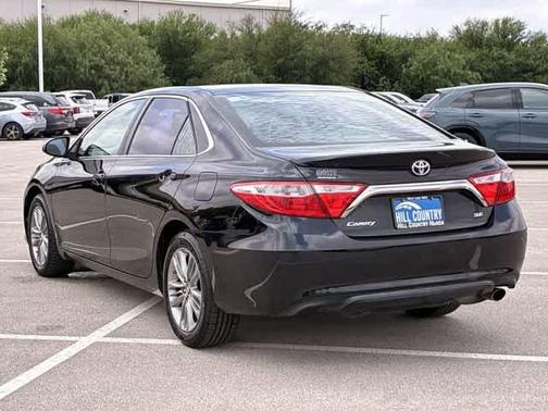 Midnight Black Metallic 2017 Toyota Camry SE