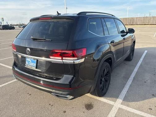 2022 Volkswagen Atlas 2.0T SE w/Technology