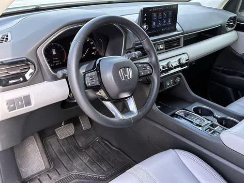 2025 Honda Pilot TOURING+
