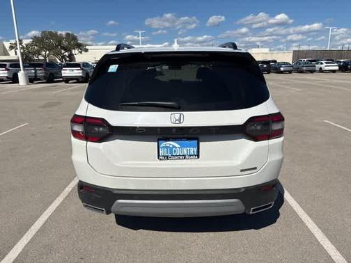 2025 Honda Pilot TOURING+