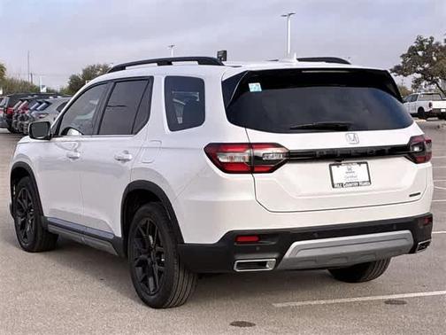 2025 Honda Pilot TOURING+