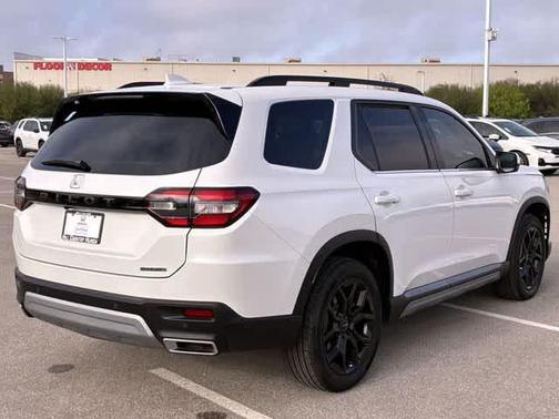 2025 Honda Pilot TOURING+