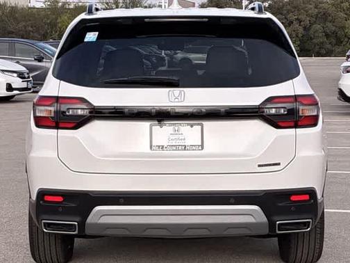 2025 Honda Pilot TOURING+