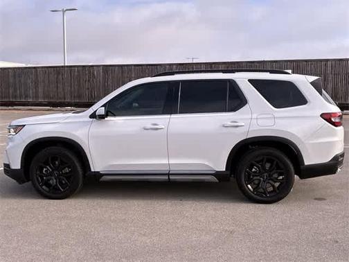 2025 Honda Pilot TOURING+
