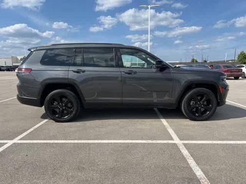 2022 Jeep Grand Cherokee L Laredo