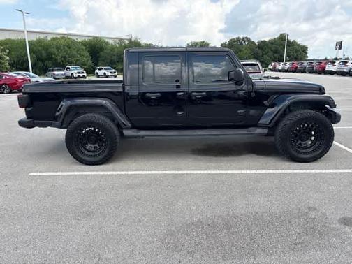 Black Clearcoat 2020 Jeep Gladiator Overland