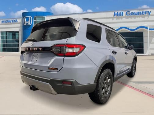 Sonic Gray Pearl 2026 Honda Pilot TrailSport