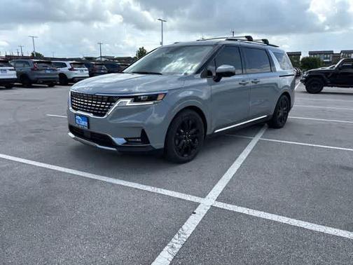 Ceramic Silver 2024 Kia Carnival SX