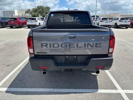 Modern Steel Metallic 2024 Honda Ridgeline RTL
