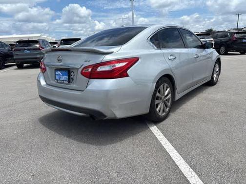 Brilliant Silver 2017 Nissan Altima 2.5 SV