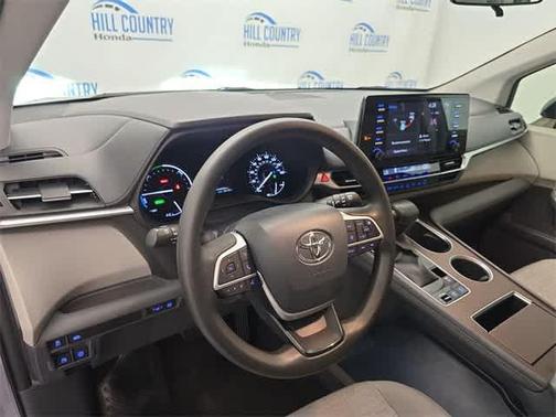2021 Toyota Sienna LE