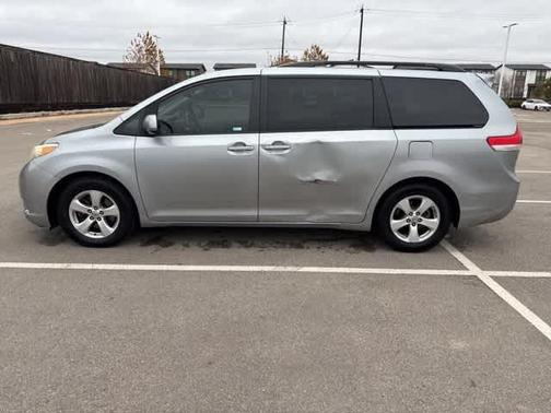 2014 Toyota Sienna LE