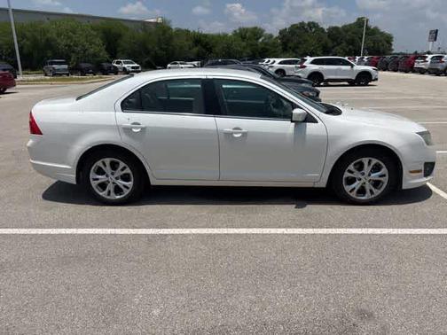 White Platinum Tri-Coat Metallic 2012 Ford Fusion SE