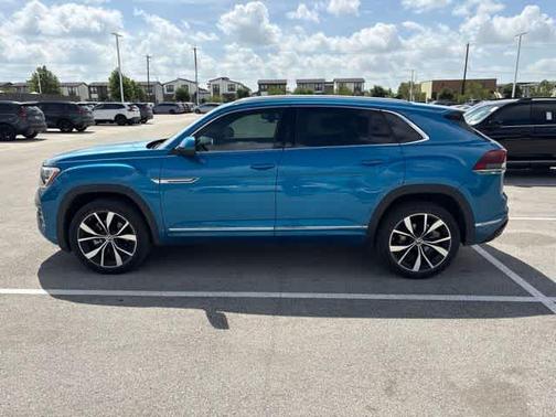 Kingfisher Blue 2024 Volkswagen Atlas Cross Sport 2.0T SEL Premium R-Line