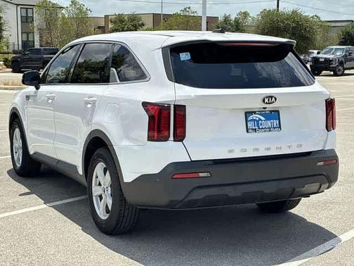 Glacial White Pearl 2021 Kia Sorento LX
