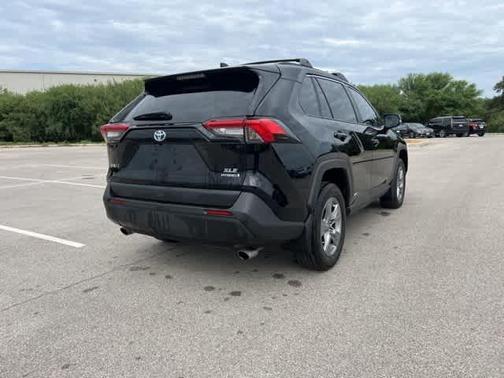 2023 Toyota RAV4 Hybrid XLE