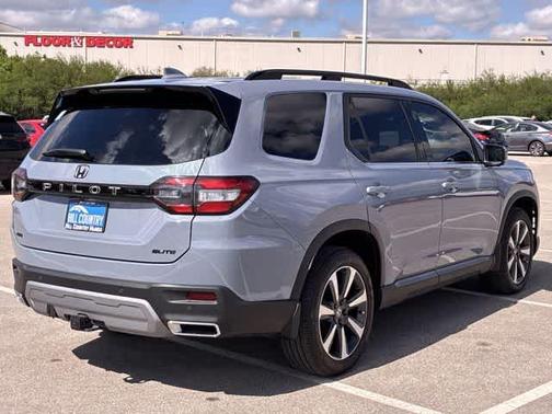 Sonic Gray Pearl 2025 Honda Pilot Elite