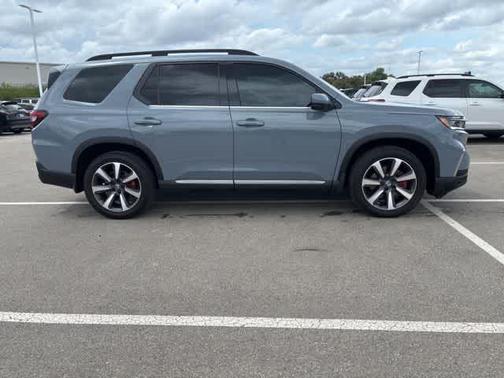 Sonic Gray Pearl 2025 Honda Pilot Elite