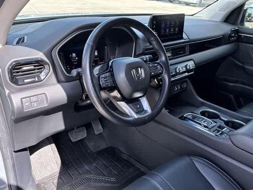 Sonic Gray Pearl 2025 Honda Pilot Elite