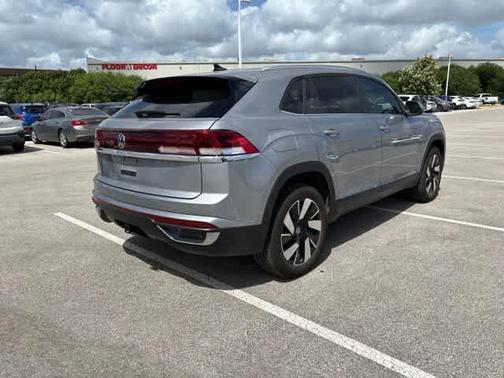 Silver Mist Metallic 2026 Volkswagen Atlas Cross Sport 2.0T SE W/TECHNOLOGY