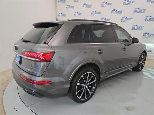 2021 Audi Q7 55 Premium Plus