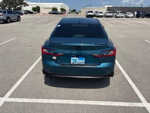 Ocean 2025 Toyota Camry SE