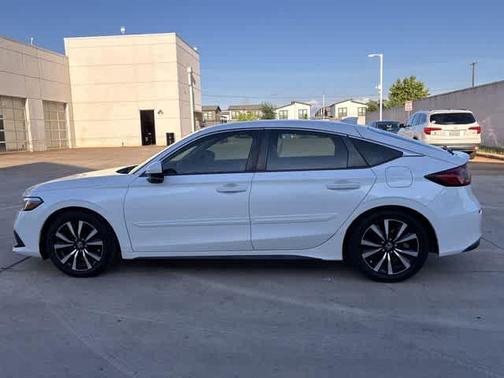 Platinum White Pearl 2022 Honda Civic EX-L