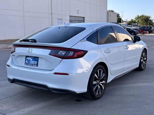 Platinum White Pearl 2022 Honda Civic EX-L