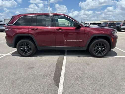 Velvet Red Pearlcoat 2025 Jeep Grand Cherokee Laredo X