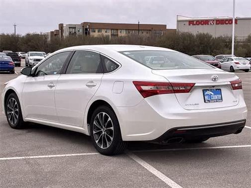 2018 Toyota Avalon XLE