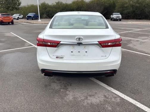 2018 Toyota Avalon XLE