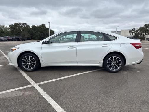 2018 Toyota Avalon XLE