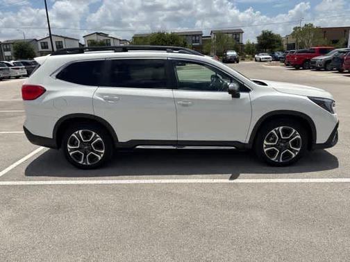 Crystal White Pearl 2023 Subaru Ascent Limited 8-Passenger