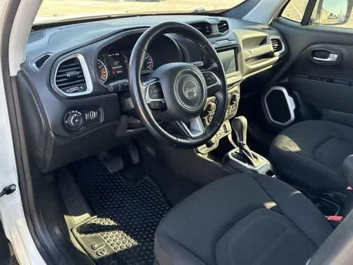 Alpine White Clearcoat 2019 Jeep Renegade Latitude