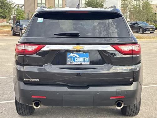 Mosaic Black Metallic 2019 Chevrolet Traverse LT Cloth