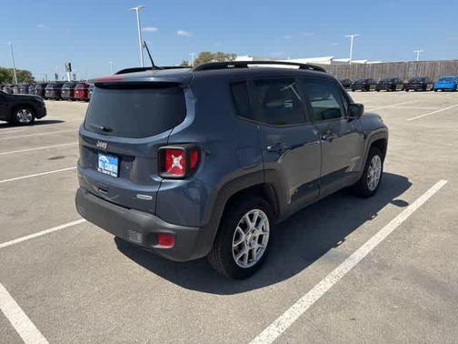 Slate Blue Pearlcoat 2022 Jeep Renegade Latitude