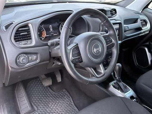 Slate Blue Pearlcoat 2022 Jeep Renegade Latitude